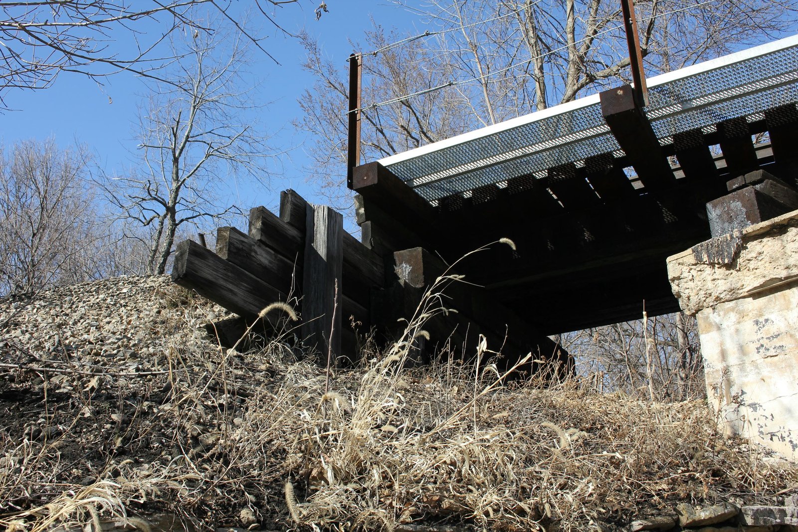 North abutment